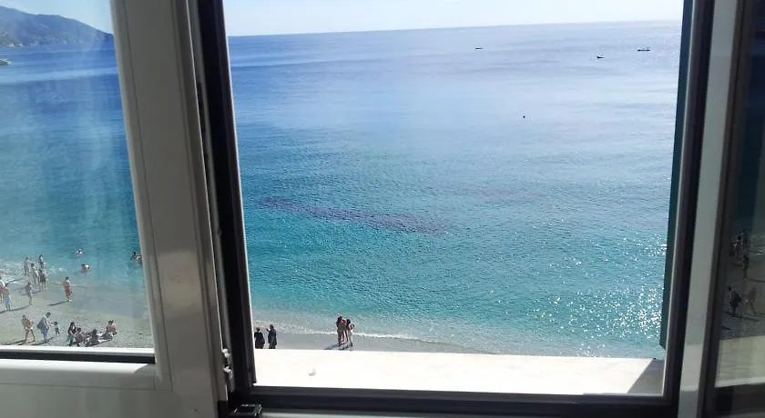 La Terrazza Sul Mare Affittacamere Μοντερόσο αλ Μάρε